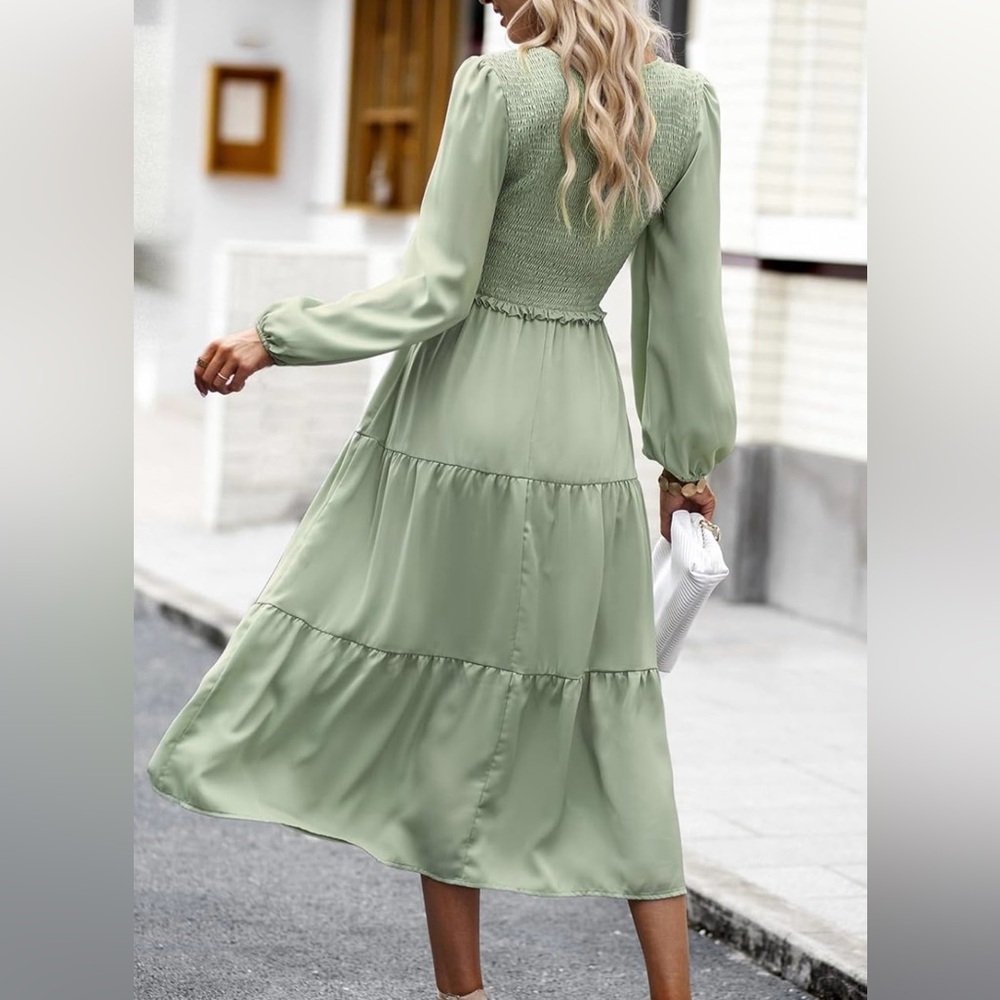 Elegant Green Smocked Tiered Midi Dress Size XL - Picture 3 of 7